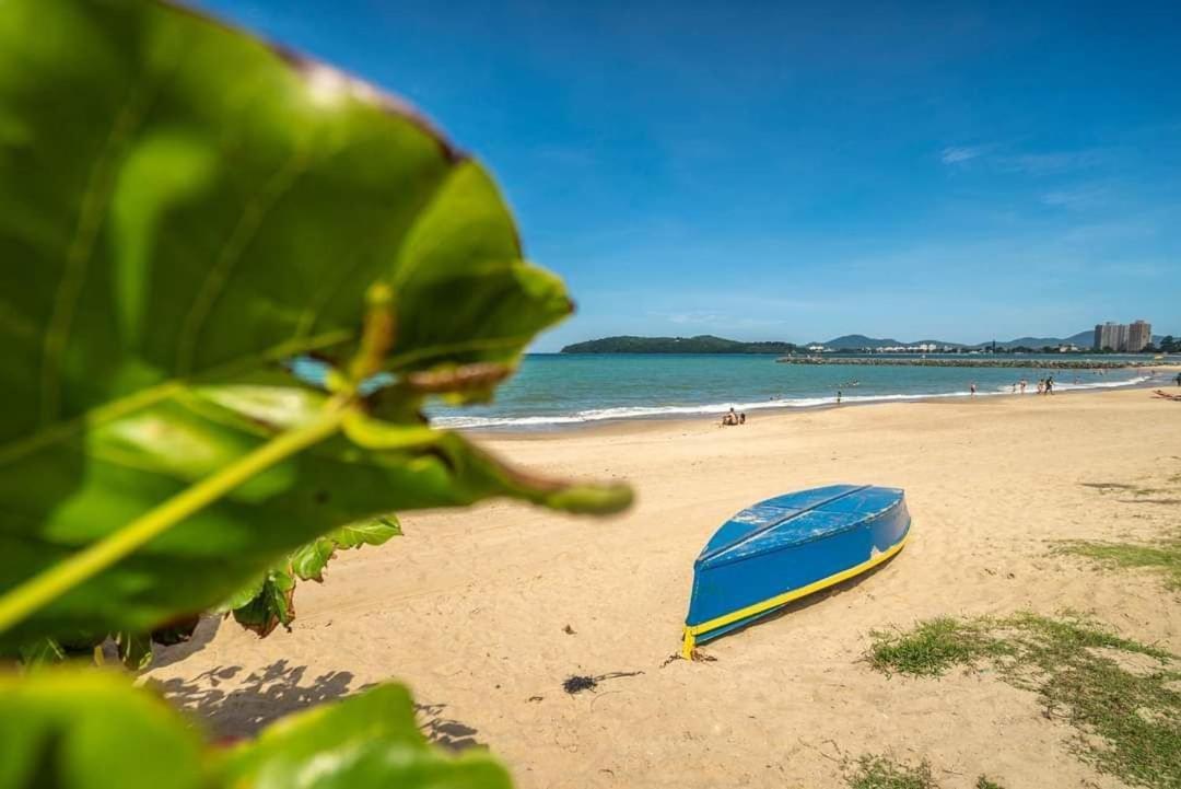 10° Andar, Vista Linda! 200M Praia, 15Km Parque Daire Piçarras Dış mekan fotoğraf